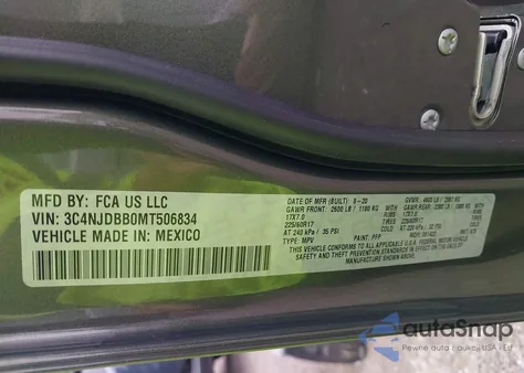 2021 Jeep Compass Latitude 4X4 z USA, uszkodzony, nr VIN 3C4NJDBB0MT506834